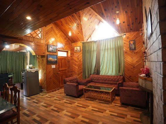 Hotel Wooden Castle And Manali (Himachal Pradesh)